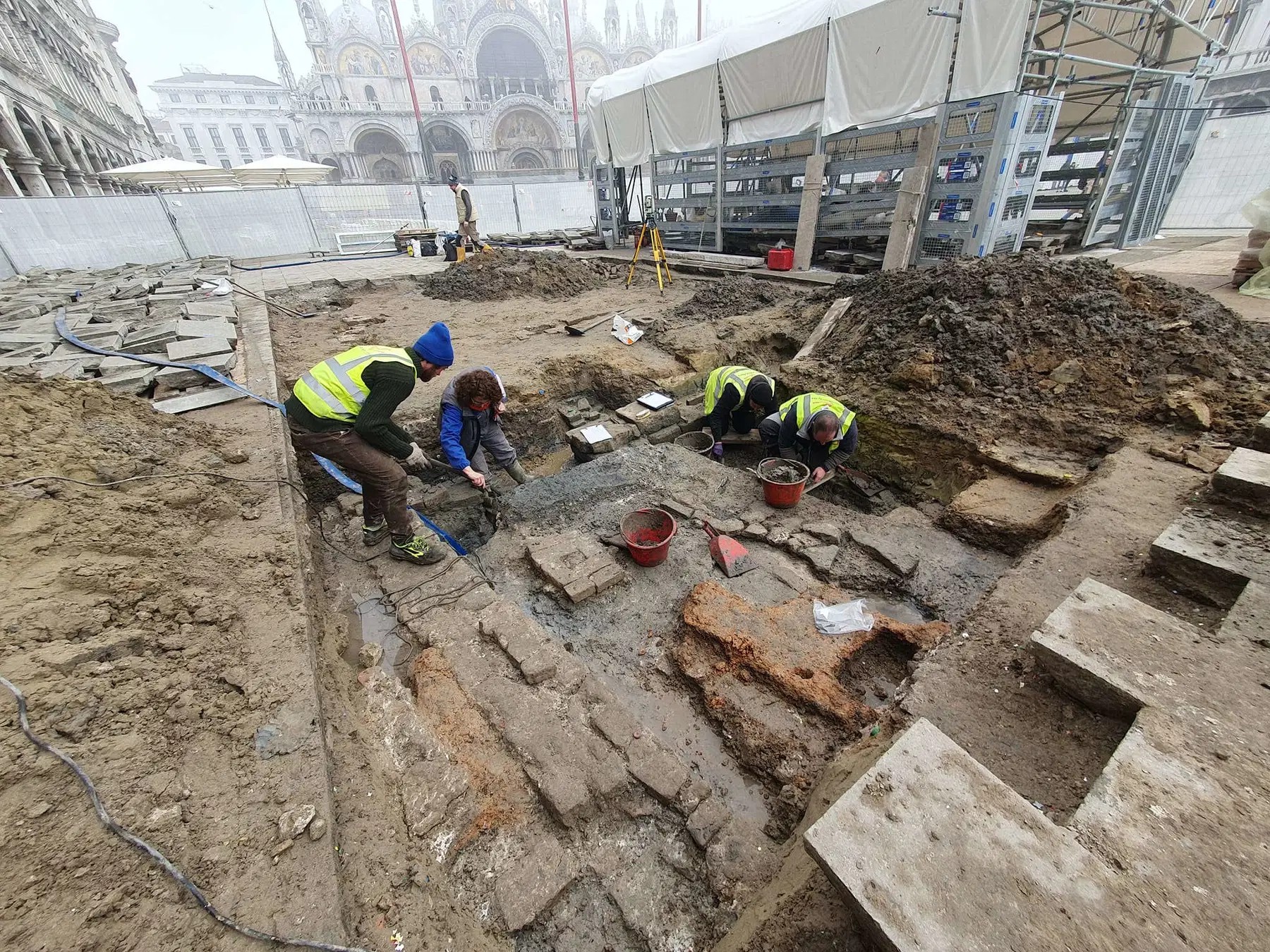 Scavi archeologici in piazza San Marco